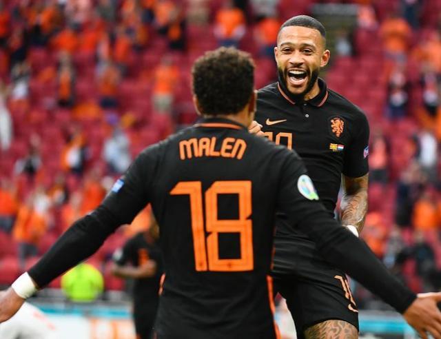 供了场地和 供了场地和